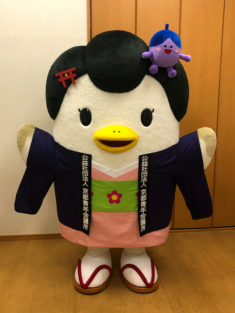 京都を盛り上げるキャラクターの誕生です 着ぐるみ製作会社 三恵美術商会 着ぐるみもエアー着ぐるみも高品質 低価格でご提供 全国対応 京都を盛り上げるキャラクターの誕生です 着ぐるみ製作会社 三恵美術商会 着ぐるみもエアー着ぐるみも高品質 低価格でご提供 全国対応